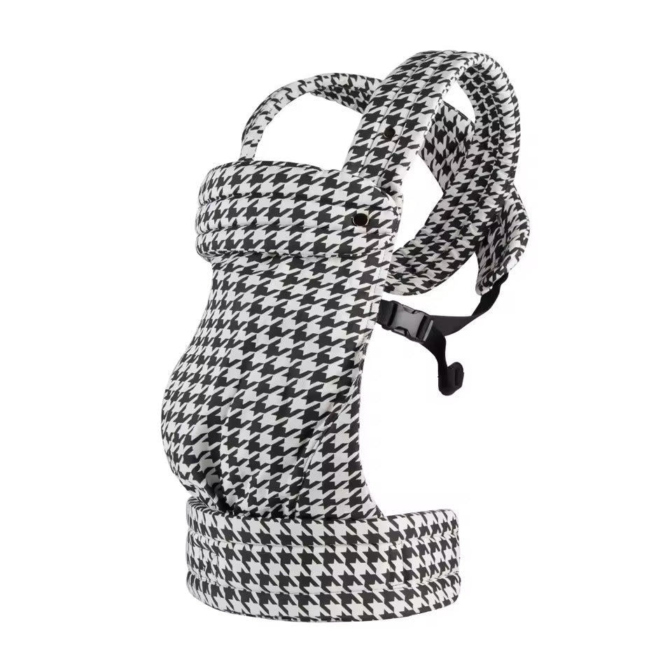 porte-bébé stylé et physiologique, coloris noir blanc, motif pied de poule, ceinture réglable, confortable 