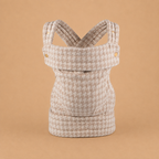 Porte-bébé ergonomique et physio, stylé, kangourou. Vue de face, appui tête réglable, soutien lombaire