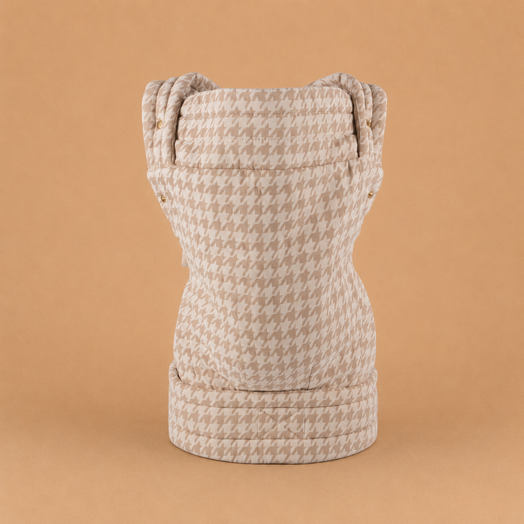 porte-bébé ergonomique et physiologique, coloris beige, motif pied de poule, vue de face, coton doux