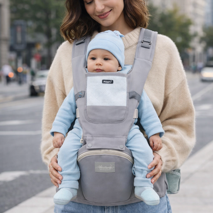 maman qui porte son enfant dans Porte-bébé Ergonomique Siège avec Rangement en ville